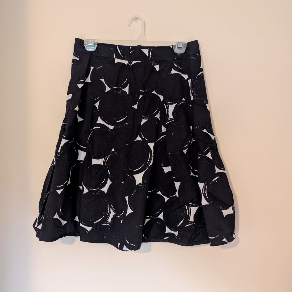 H&M Black and White Pleated Skirt